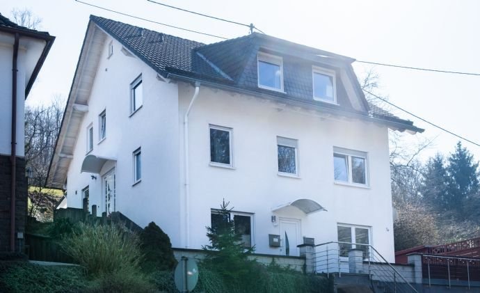 Einfamilienhaus mit Einliegerwohnung in idyllischer, ruhiger Lage vor den Toren Gummersbachs