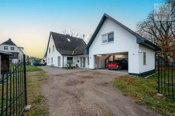 Außenaufnahme-Hofeinfahrt-2