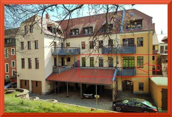 Hausrückseite mit Wohnung im 1.OG