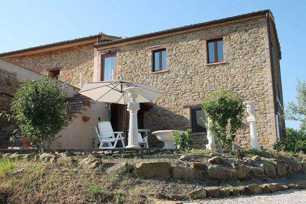 Topsaniertes Rustico mit 1,4 ha Grund