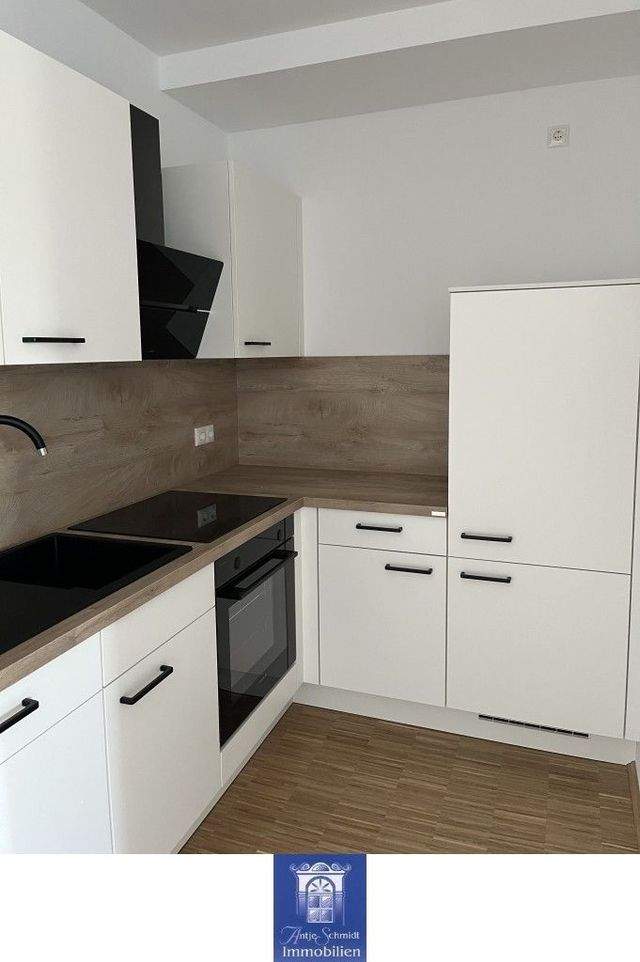 Wohntraum im Erstbezug! Fußbodenheizung, EBK, modernes Bad, schöner Balkon! Lift! - Photo 2