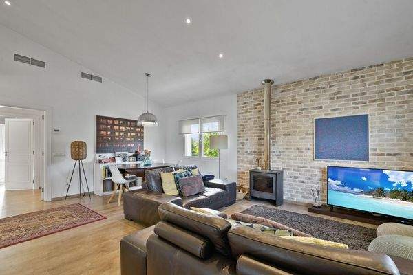 Wohnzimmer mit Kamin