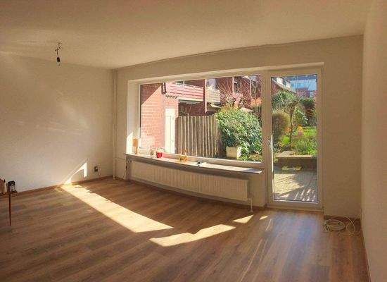 Wohnbereich mit Terrasse und Garten