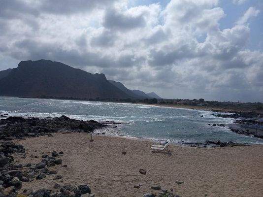 Ein wirklich erstaunliches Grundstück am Meer in Stavros, Chania