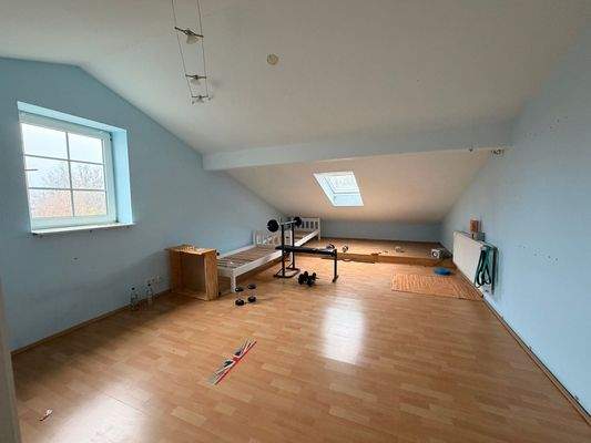 Kinderzimmer OG (2).JPEG