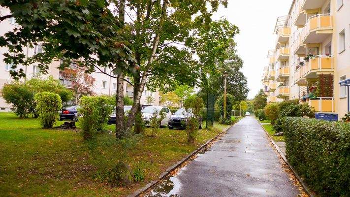 Parkplätze und Zuweg