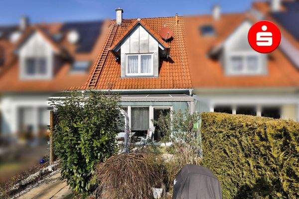 Hausansicht mit Terrasse