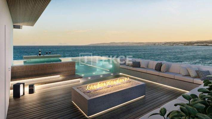 Luxury Properties in Prestigious Beachfront Project in Estepona