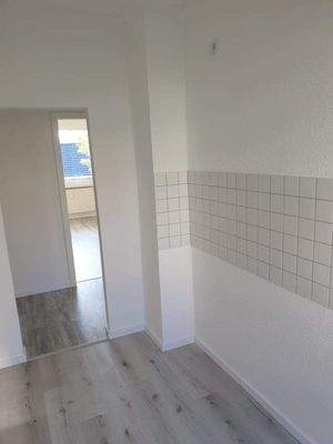 Wohnbeispiel Küche mit Fließenspiegel