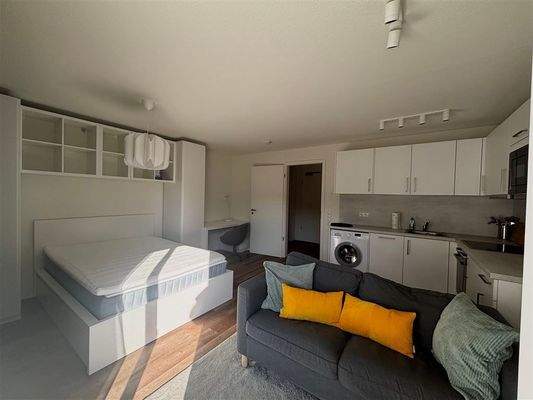 Schlaf- und Wohnzimmer inkl. offener Küche