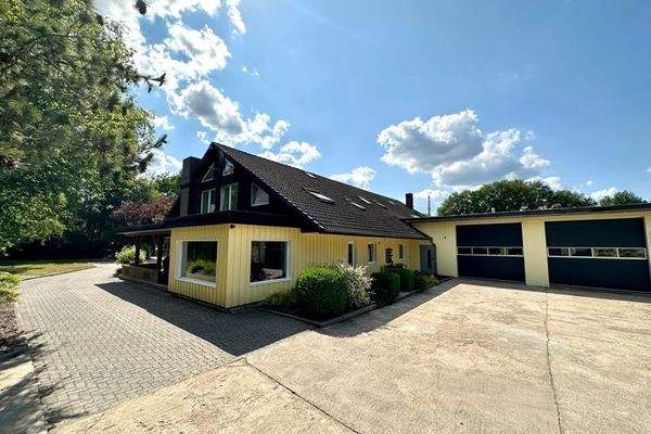 Gebäude mit Werkstatt