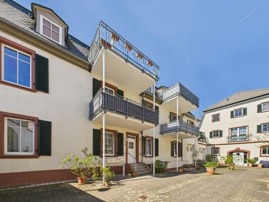 gepflegter Innenhof 