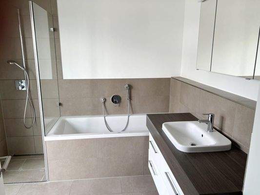 TageslichtBAD mit Dusche+Wanne