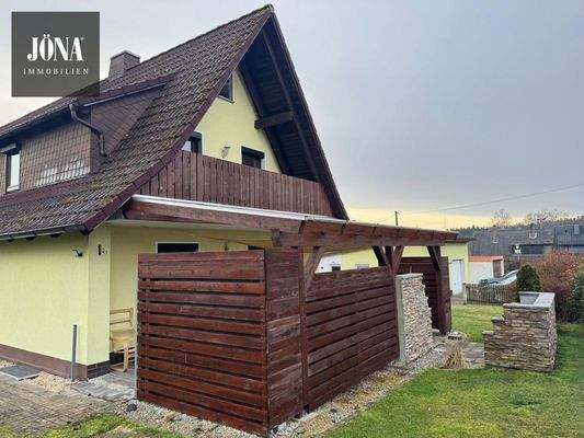 Seitenansicht mit Garten