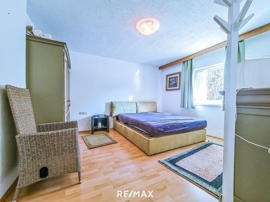 Schlafzimmer 4