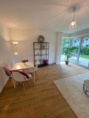 Wohnzimmer mit Essbereich