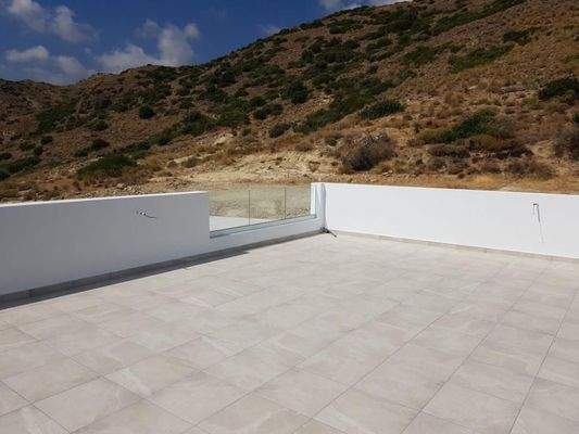 MIT VIDEO! Kreta, Makry Gialos: Neubau - Bungalow mit Pool und Meerblick zu verkaufen