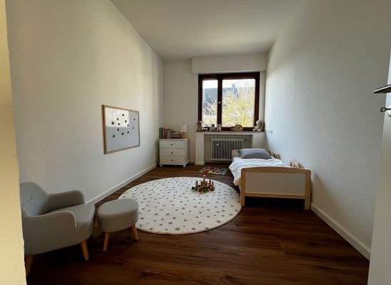 Kinderzimmer KI Möbel