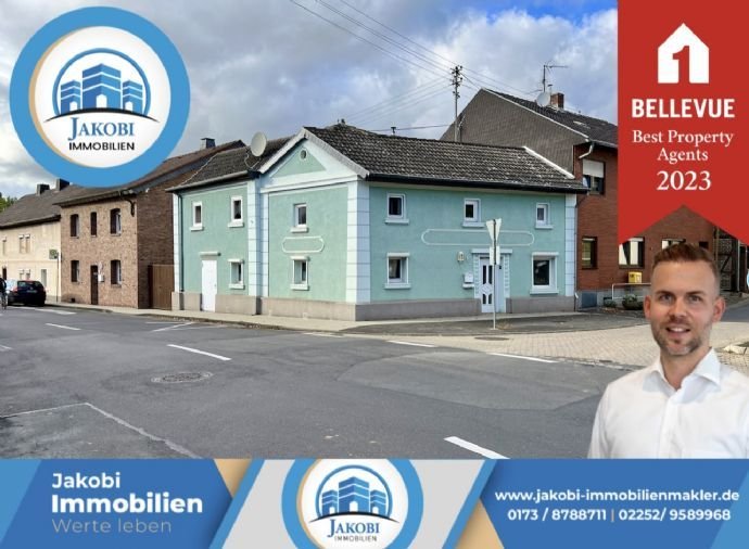 ***Provisionsfrei*** Modernisiertes Einfamilienhaus mit Innenhof in Wichterich.