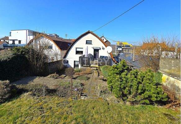Rückseite des Hinterhauses mit Garten und Balkonbereich