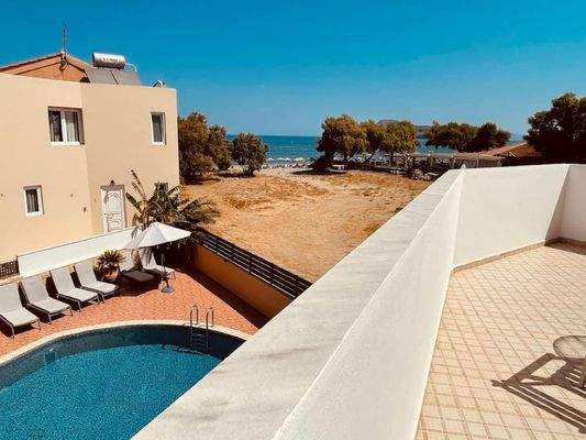 Kreta, Platanias: Luxuriöser 4-Villen-Komplex zu verkaufen, nur wenige Meter vom Meer entfernt!