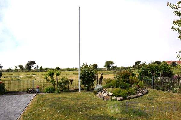 "Blick aus dem Garten"