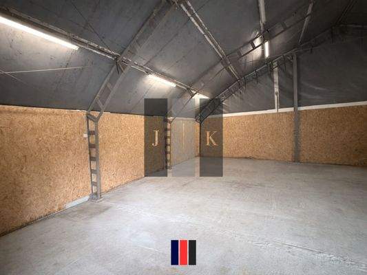 Halle Innenansicht 3