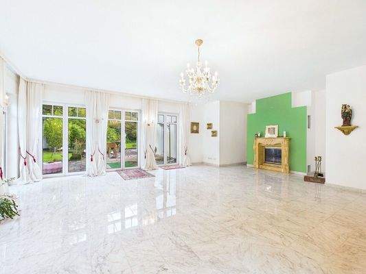 Villa mit Parkgrundstück und Pool in Beaumarais