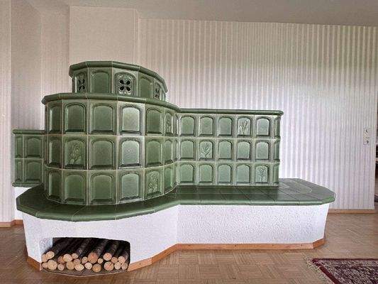 stattlicher Kachelofen für ...