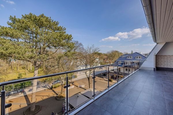 große Dachterrasse zur Ostsee gerichtet