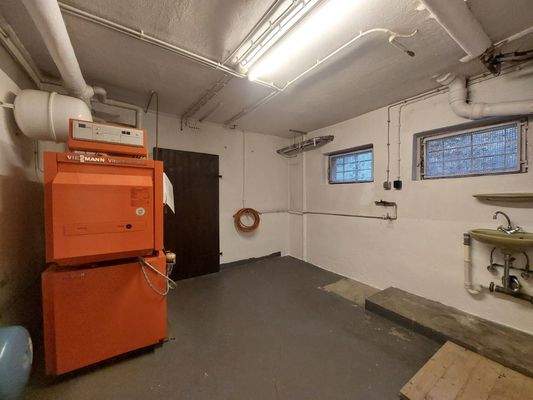 NIederbrennwert-Heizkessel - Waschküche
