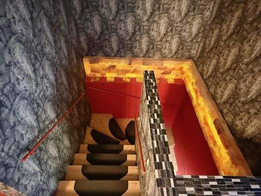 Treppe zum Untergeschoß