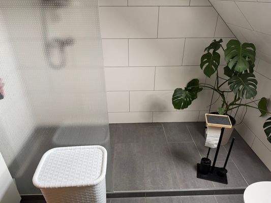 Modernes Badezimmer
