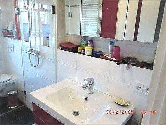 modernes, helles Bad