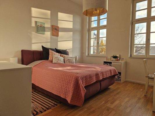 Schlafzimmer mit Ankleidebereich