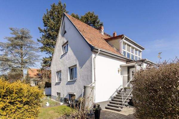 Aussenansicht von der Straße