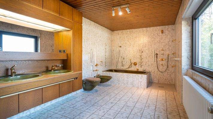 Das Hauptbad am Elternschlafzimmer