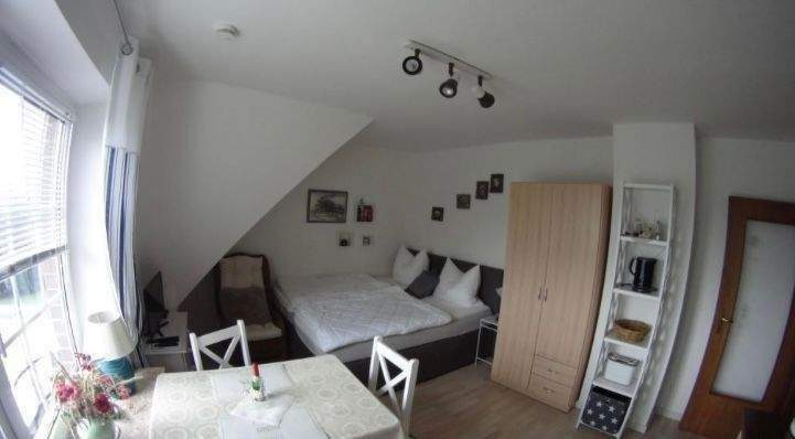 Schlafbereich/offene Küche