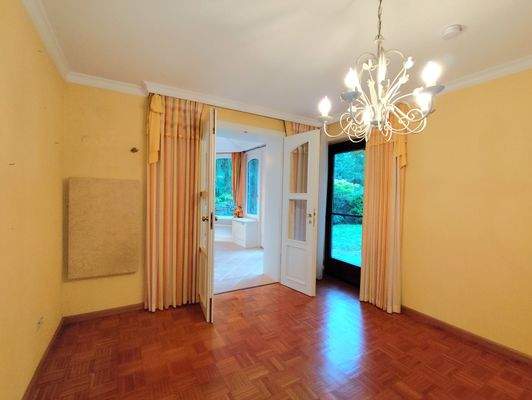 UG Schlafzimmer mit Zugang Wintergarten + Garten