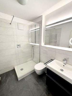 Bad mit Schminkspiegel Ansicht 1