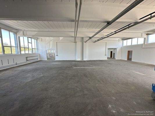 ZUSÄTZL. MÖGLICH: Halle 1 / Halle