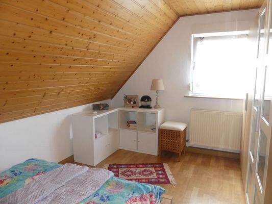 Zweites Kinderzimmer Dachgeschoss.JPG