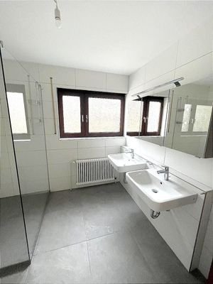 modernisiertes Badezimmer