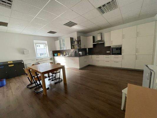 Aufenthaltsraum + Küche