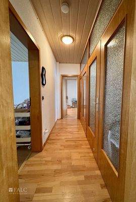 Erdgeschoss - Flur Wohnung 