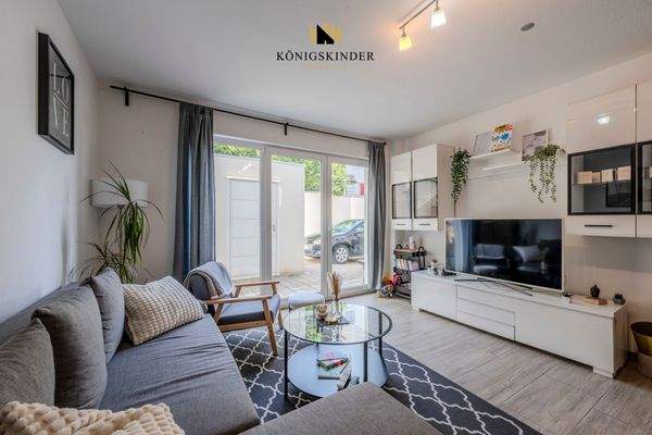 Einladendes Wohnzimmer der Einliegerwohnung – perfekt für Unabhängigkeit und entspanntes Wohnen auf rund 60 m².