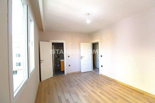 3-Bedroom Flat 750 M from the Sea in Buyukcekmece