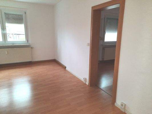 Leeres Zimmer mit Holzboden