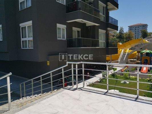 City and Mountain-View Flats Near the Sea in Mahmutlar Alanya