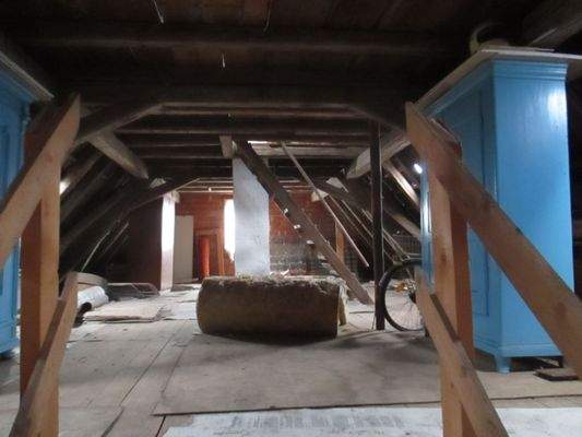 Dachboden zum Ausbauen mit Eingang aus Werkstatt.JPG